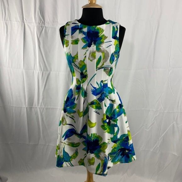 Vince Camuto floral fit and flare scuba material dress size 0 Pleated Sleeveless - Picture 1 of 3